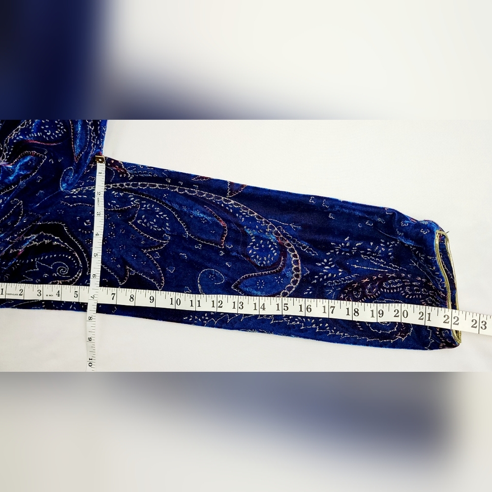 Expressions Blue Paisley Robe - Picture 12 of 14
